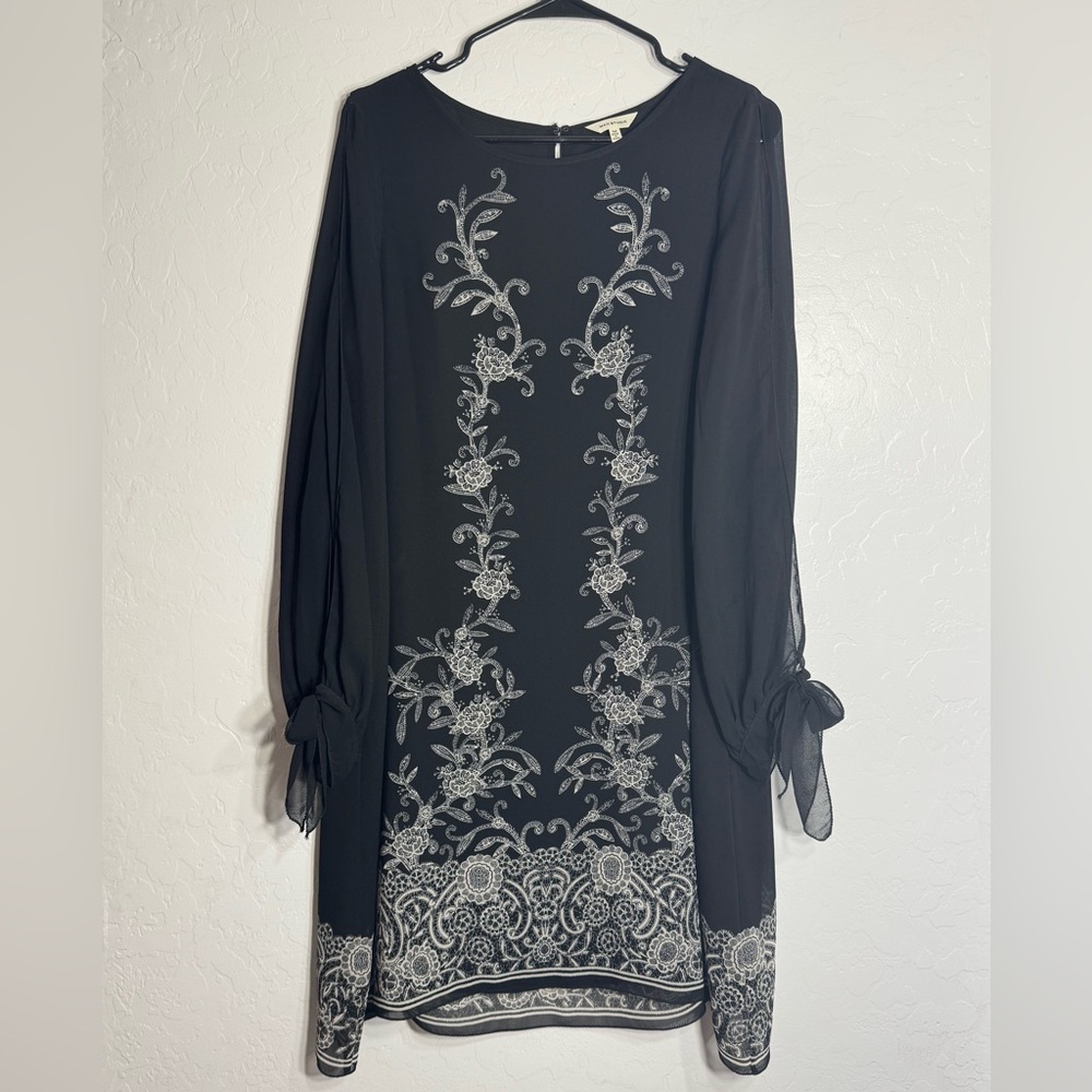 Max Studio Black White Print Chiffon Shift Dress M Long Sleeve Tie Cuff